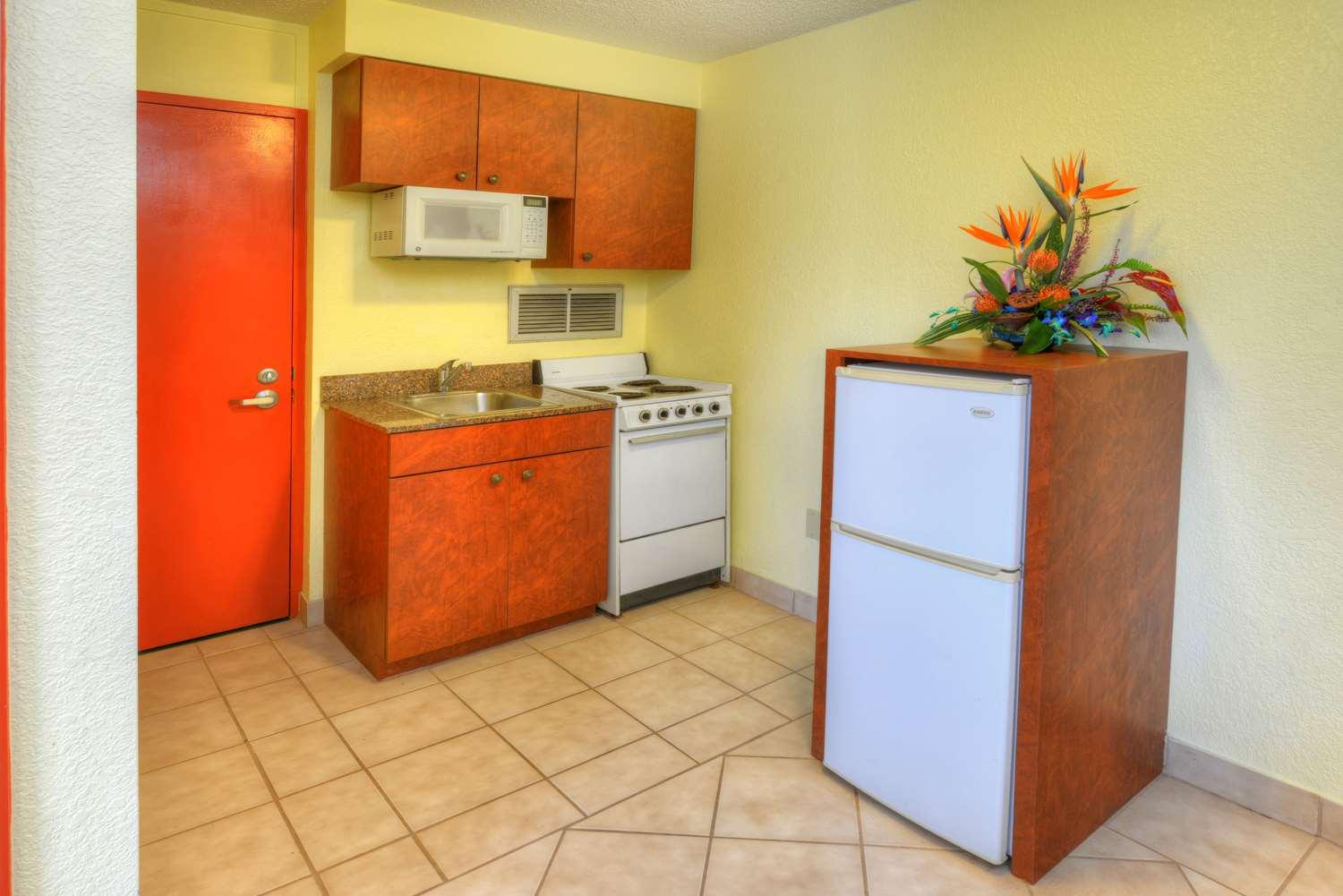 Best Western Aku Tiki Inn Daytona Beach Buitenkant foto